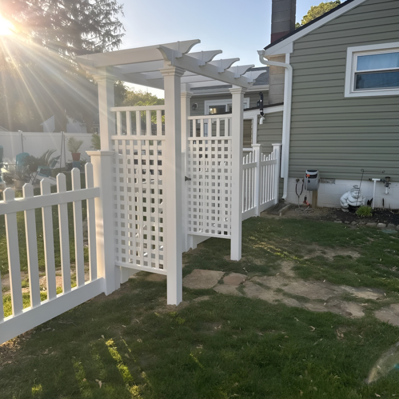 Picket-Vinyl-Fence-Installation-in-Cape-May-NJ-2