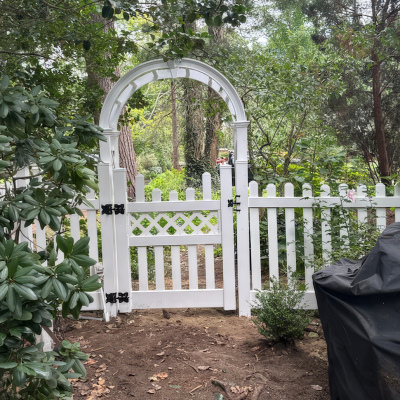 white-vinyl-fence-installation-in-merchantville-nj-in-post2