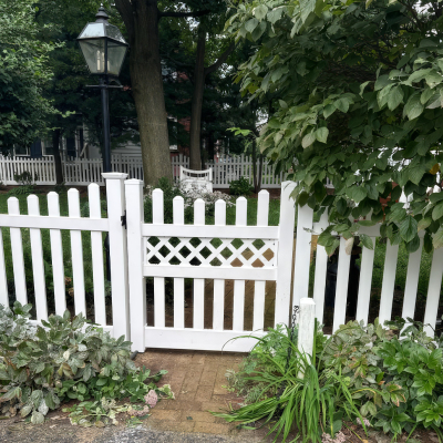 white-vinyl-fence-installation-in-merchantville-nj-in-post6