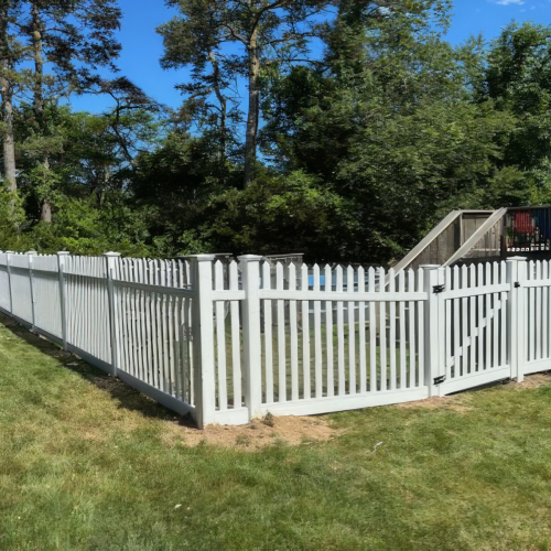 vinyl-picket-fence-install