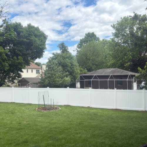 vinyl-fence-install02